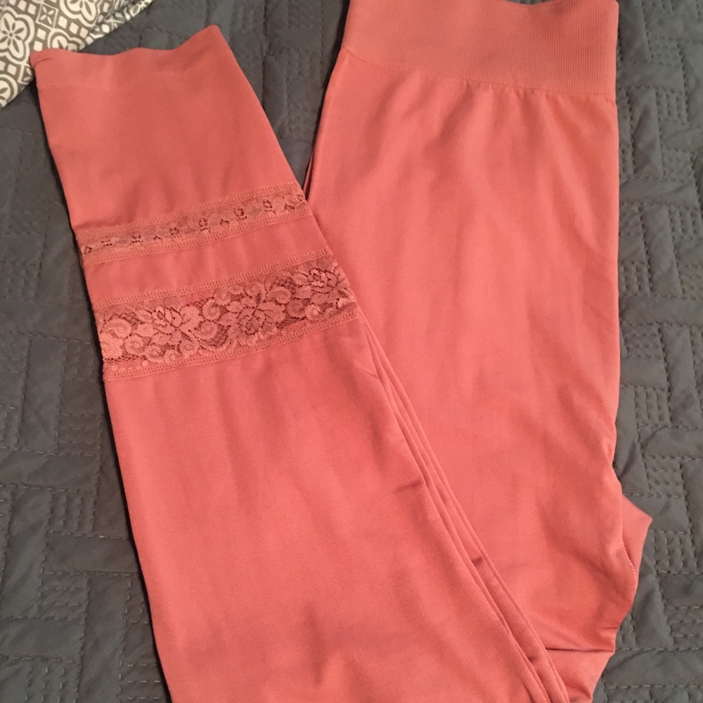 3x salmon colored leggings